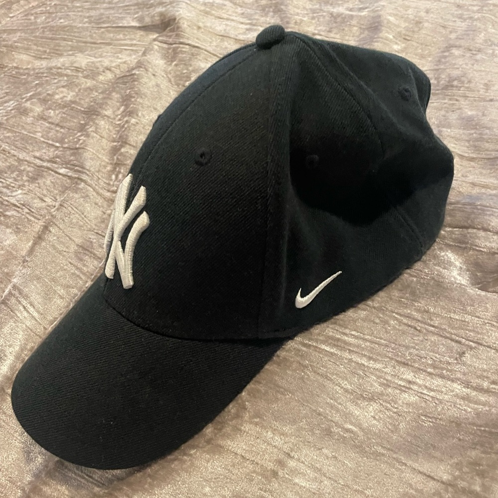 Yankee Hat 🧢